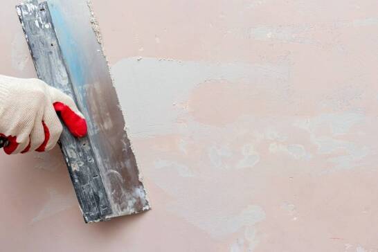 Zalety tynków hybrydowych w kontekście trwałości i estetyki