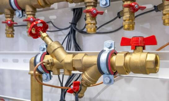 Dlaczego separatory woda-olej są niezbędne w systemach sprężonego powietrza?