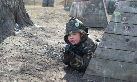 Paintball jako forma aktywnej rozrywki – co oferujemy naszym klientom?