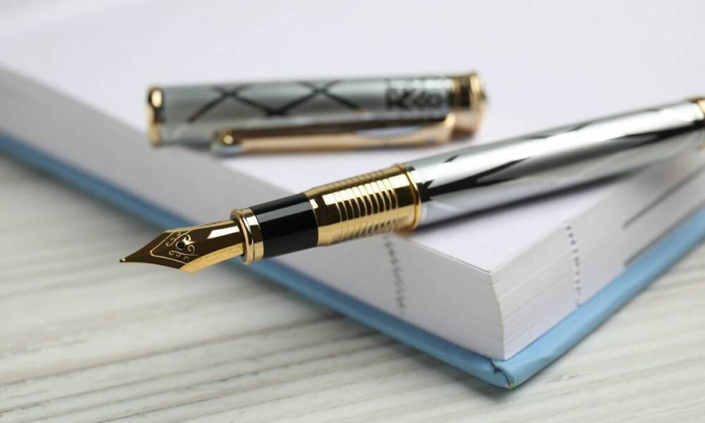 Długopisy firmowe z logo jako kluczowy element strategii promocyjnej