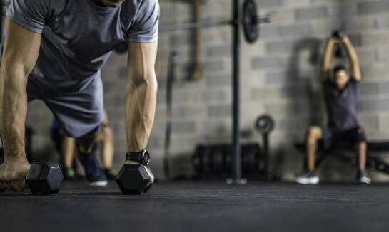 Trening obwodowy a wzmacnianie mięśni brzucha