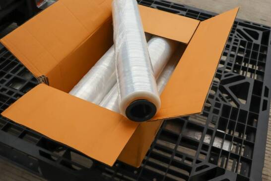 Zalety stosowania folii strecz grubej w ochronie mebli podczas przeprowadzek