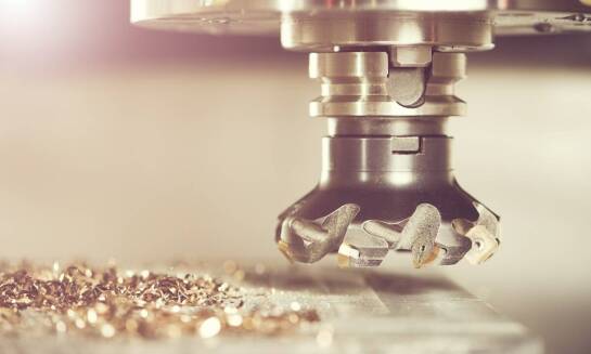 Jak obróbka CNC wspiera produkcję niestandardowych detali wykończeniowych?