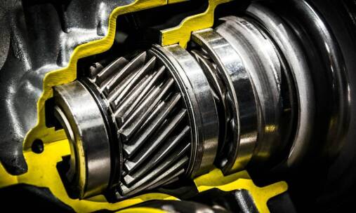 Znaczenie dodatków uszlachetniających w olejach przekładniowo hydraulicznych