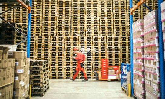 Wpływ kurtyn paskowych na poprawę efektywności operacyjnej w centrach dystrybucyjnych