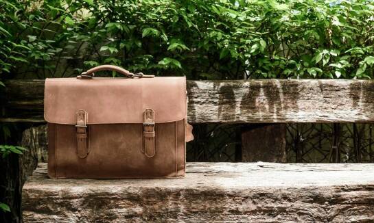 Dlaczego torby męskie na ramię vintage zyskują na popularności?