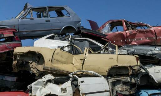 Jak auto złom wpływa na oszczędność surowców naturalnych?