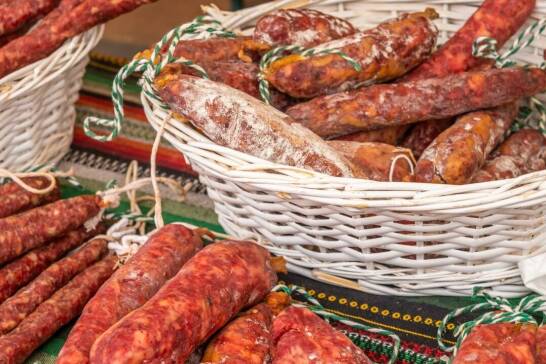 Przewodnik po hiszpańskich przekąskach dostępnych w warszawskich sklepach