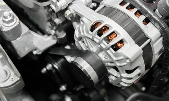 Poradnik zakupu: Jak wybrać najlepszy alternator 24v dla Twojego pojazdu?