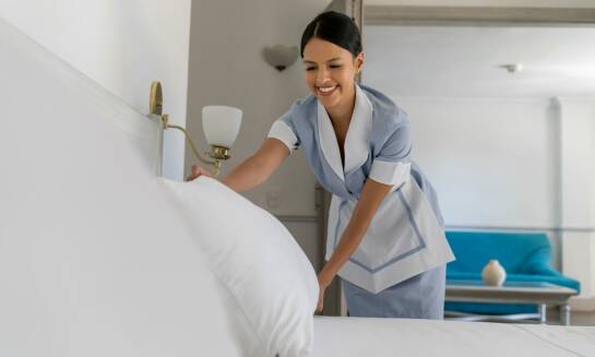 Bezpieczne środki czystości w pokojach 2 osobowych w Niechorzu – nasz standard