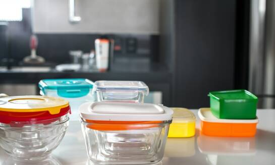 Jakie innowacyjne rozwiązania oferują pojemniki magazynowe?