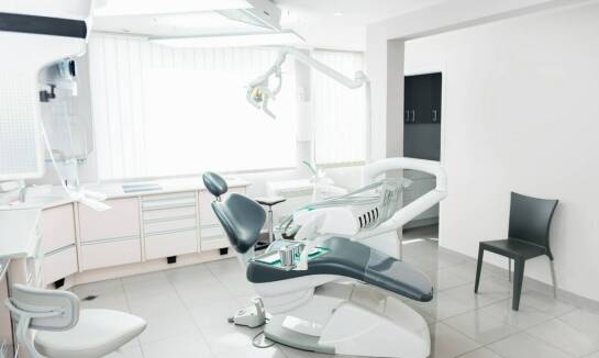 Co oferuje dyżur dentystyczny w przypadkach wymagających szybkiej odbudowy zębów?