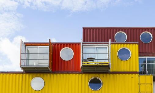 Dlaczego elastyczne warunki wynajmu kontenerów są korzystne dla klientów?