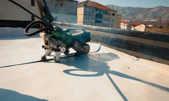 Jakie są etapy instalacji systemów zielonych dachów?