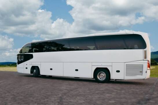 Jak wybrać odpowiedni autokar w Poznaniu dla dużej grupy turystycznej?