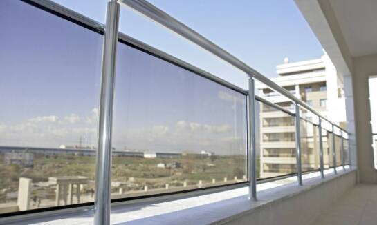 Zastosowanie odpływu wody deszczowej w balkonach dostawnych: korzyści i funkcjonalność