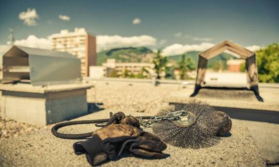 Dlaczego usuwanie sadzy z przewodów kominowych jest kluczowe?