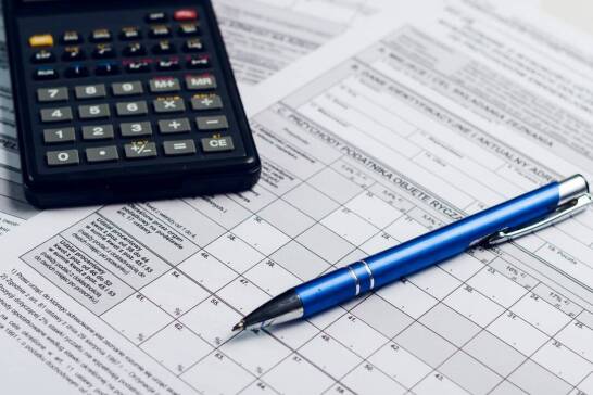 Jakie czynniki wpływają na koszt ubezpieczenia komunikacyjnego?