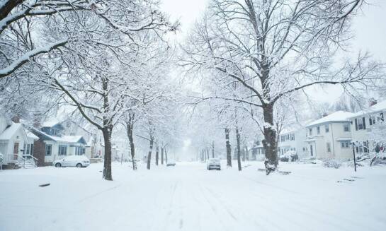 Jakie są kluczowe aspekty zarządzania procesem odśnieżania?