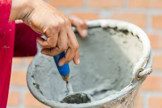 Klej do siatki a standardy jakości w branży budowlanej