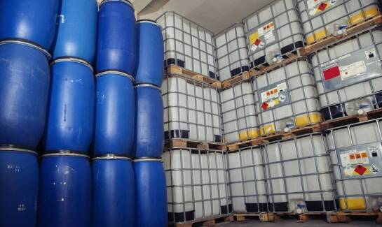 Hurtownia chemiczna: jak skutecznie zabezpieczyć firmę przed zagrożeniami biologicznymi?