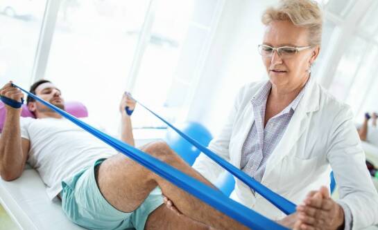 Jak aktywne rozluźnianie mięśni wpływa na proces rehabilitacji w Krakowie?