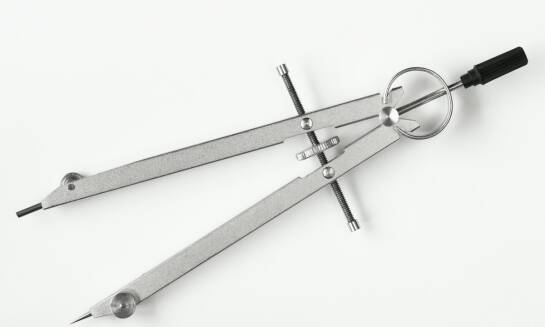 Różnice między cyrklami do szkła a tradycyjnymi narzędziami pomiarowymi