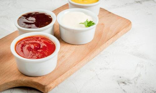 Różnorodność zastosowań pojemników na dipy w gastronomii