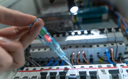 Na co zwrócić uwagę przy wyborze firmy do wymiany instalacji elektrycznej?