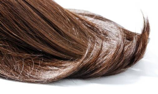 Jak dbać o doczepiane włosy metodą microrings, aby zachować ich piękno?