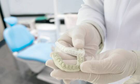 Jakie są długoterminowe efekty noszenia aparatów estetycznych?