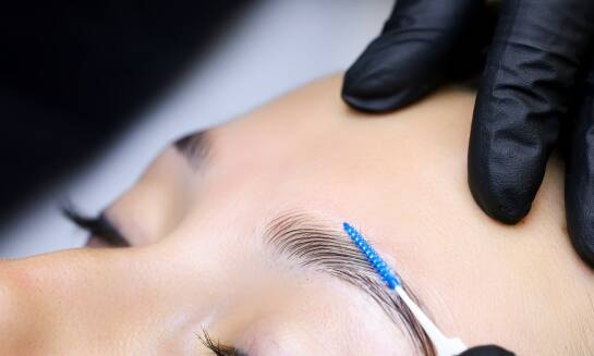 Jak dopasować makijaż permanentny do naturalnej tonacji skóry?