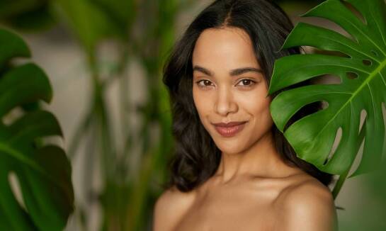 Jak witamina C wspiera zdrowie włosów w połączeniu z kolagenem?