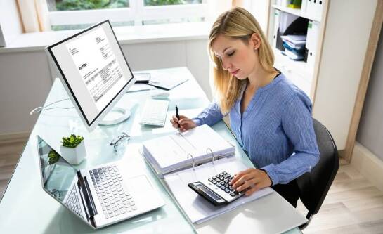 Jak efektywnie prowadzić rejestry księgowe z pomocą biura rachunkowego?