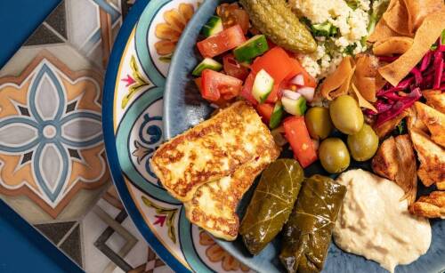 Odkryj tajemnice libańskiego tabbouleh – zdrowej sałatki z dostawą