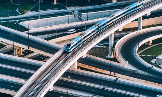 Jak na umowie: jakie są najnowsze trendy w projektowaniu infrastruktury kolejowej?