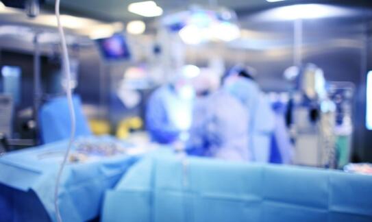 Jakie innowacje wprowadza się w leczeniu chirurgicznym?