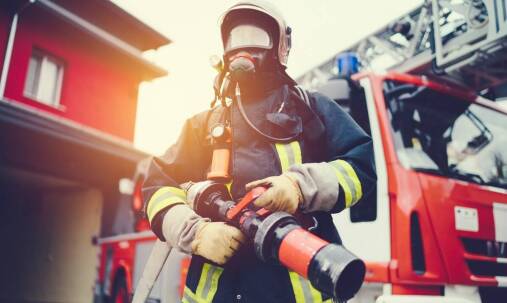 Ergonomia latarek strażackich – jak wpływa na komfort użytkowania?