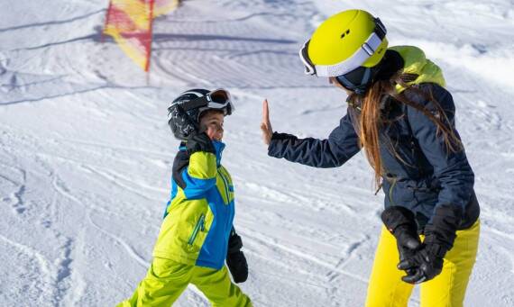 Kompleksowa oferta zimowego obozu sportowego dla młodzieży