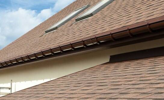 Wpust dachowy podgrzewany a tradycyjne rozwiązania: porównanie efektywności