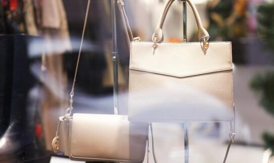 Sukienki z kaszmiru – luksus i komfort w jednym