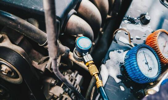 Kluczowe etapy napełniania klimatyzacji w serwisie samochodowym