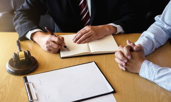 Adwokat w sprawach karnych i jego rola w negocjacjach z prokuraturą