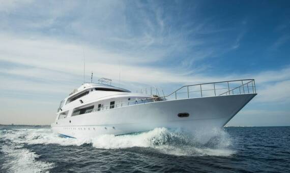 Wynajem jachtów motorowych: jakie są dostępne nowoczesne jednostki?