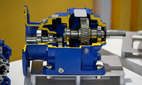 Wpływ szczeliwa aramidowego na efektywność działania pomp i zaworów