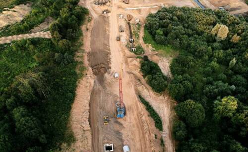 Sposoby na dostosowanie projektów budowlanych do trudnych warunków gruntowych