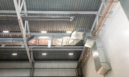 Dlaczego precyzyjne projektowanie systemów HVAC jest kluczowe dla dużych przedsiębiorstw?