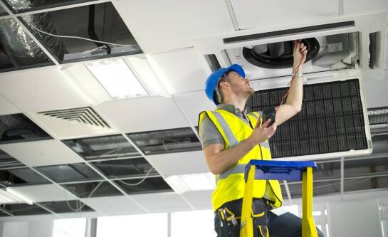 Jakie są kluczowe aspekty montażu instalacji wentylacyjnych w nowych budynkach?