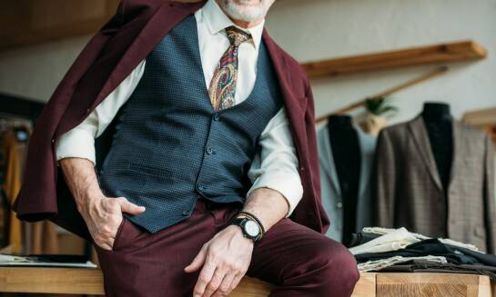 Jak dopasować modny garnitur męski do swojego stylu życia?
