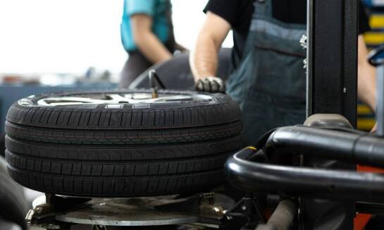 Czy warto inwestować w sezonową wymianę opon?